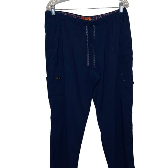 Navy Women's Scrub Set - Picture 2 of 6